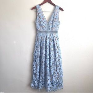 Romeo + Juliet Couture Blue & Nude Lace Strapless Midi Dress Medium